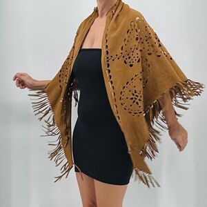 Vintage Boho Western Cowgirl Cut Out Faux Suede Whipstitch Leather Fringe Shawl